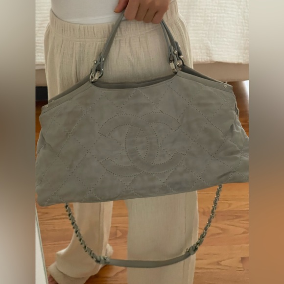 (SOLD) Authenticated Vintage Chanel Grey CC Logo Tote/Crossbody Bag - Picture 13 of 16